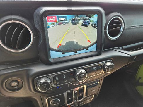 Used 2021 Jeep Wrangler Unlimited Rubicon 4xe AWD/4WD image 37