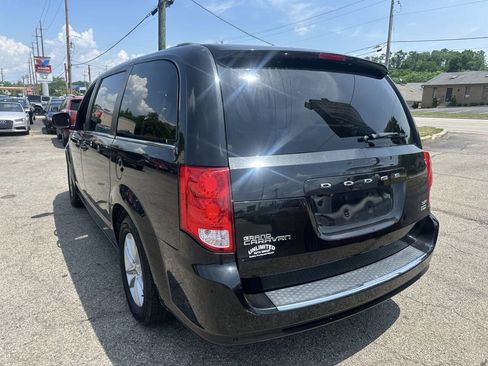 Used 2019 Dodge Grand Caravan SXT image 10