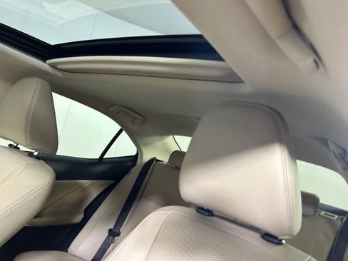 Used 2017 Lexus IS 300 AWD image 13