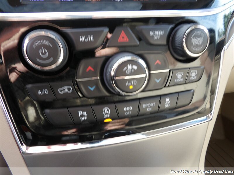 Used 2019 Jeep Grand Cherokee Overland AWD/4WD image 21