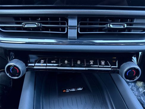 New 2026 Chevrolet Equinox EV RS image 18