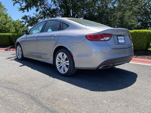 Used 2016 Chrysler 200 Limited w/ Convenience Group FWD image 7