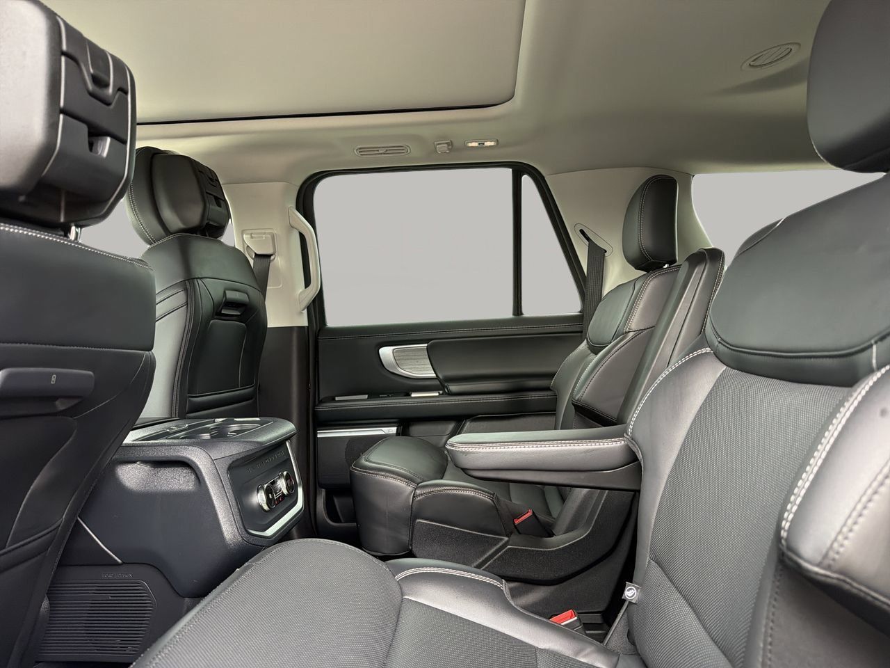 Used 2026 Ford Expedition Max Platinum AWD/4WD image 17