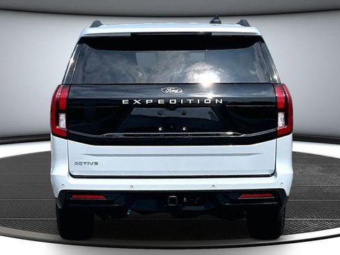 Used 2025 Ford Expedition Active AWD/4WD image 5