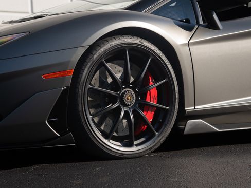 Used 2019 Lamborghini Aventador SVJ image 25