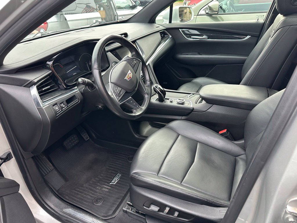 Used 2020 Cadillac XT5 Premium Luxury w/ LPO, Floor Liner Package FWD image 18