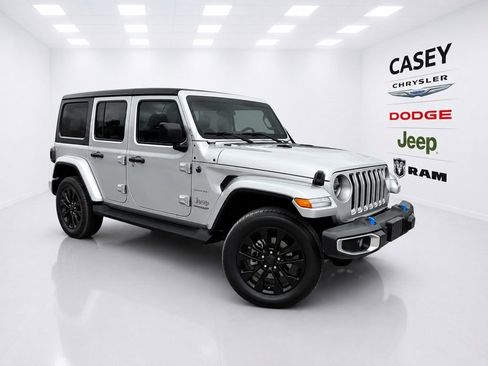 Used 2023 Jeep Wrangler Unlimited Sahara w/ Cold Weather Group AWD/4WD image 1