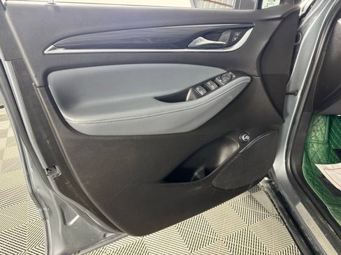 Used 2018 Buick Enclave Essence image 38