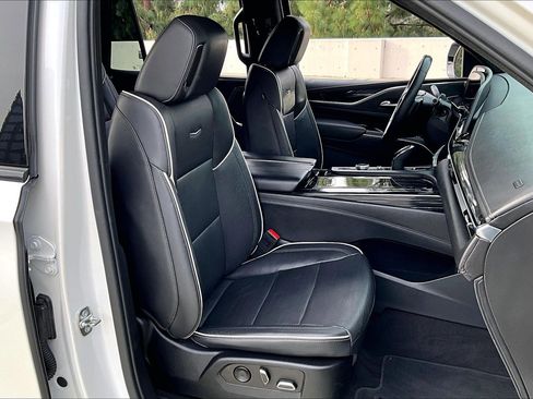 Used 2023 Cadillac Escalade Sport w/ LPO, ONYX Package image 6