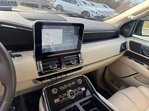 Used 2019 Lincoln Navigator Reserve w/ Cargo Package image 30