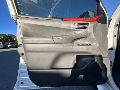 Used 2010 Lexus LX 570 4WD image 13