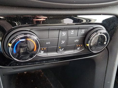 Used 2022 Buick Encore GX Preferred w/ Cold Weather Comfort Package image 15