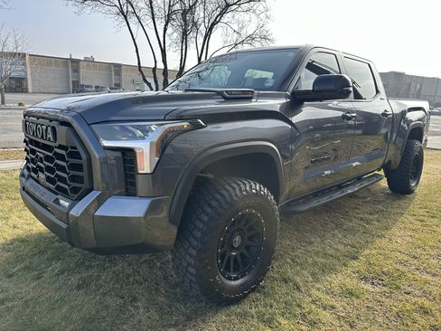 Used 2025 Toyota Tundra Limited w/ TRD Off-Road Package image 17
