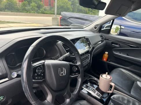 Used 2019 Honda Pilot Touring image 9