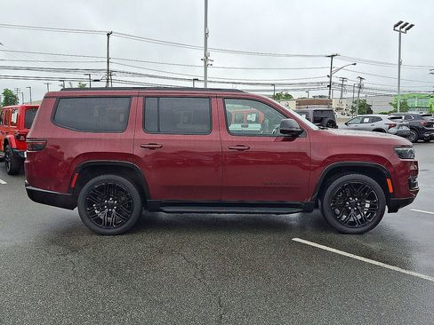 Used 2023 Jeep Wagoneer Series II AWD/4WD image 32