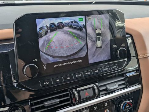 New 2025 Nissan Pathfinder Platinum image 25