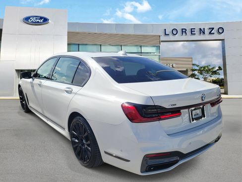 Used 2021 BMW 750i xDrive w/ Luxury Rear Seating Package AWD/4WD image 7