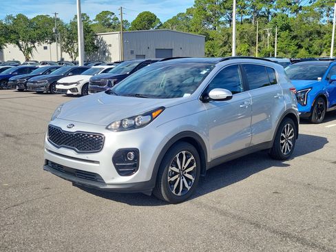 Used 2019 Kia Sportage EX w/ EX Technology Package FWD image 3