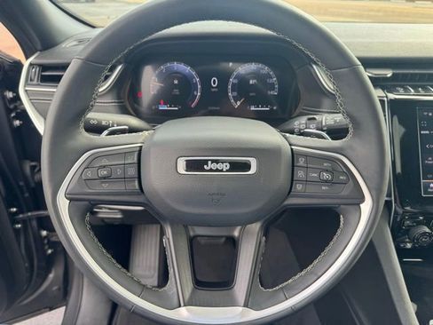 Used 2023 Jeep Grand Cherokee Altitude image 13