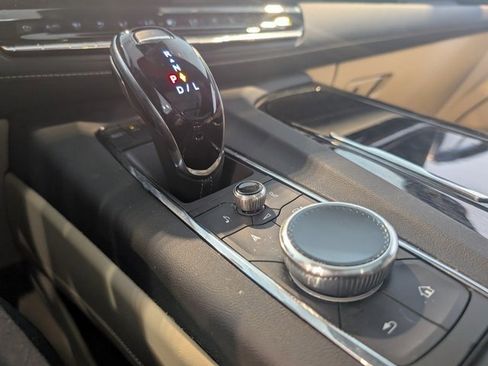 Used 2024 Cadillac Escalade ESV Premium Luxury image 21