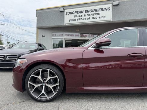Used 2019 Alfa Romeo Giulia AWD w/ Cold Weather Package image 9