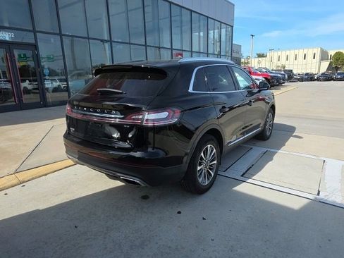 Used 2022 Lincoln Nautilus FWD w/ Premium Package image 4