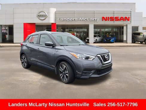 Used 2019 Nissan Kicks SV w/ Exterior Package FWD image 1
