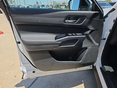 New 2026 Nissan Pathfinder SL FWD image 22