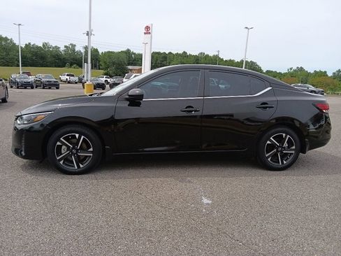 Used 2025 Nissan Sentra SV w/ Trunk Package FWD image 6