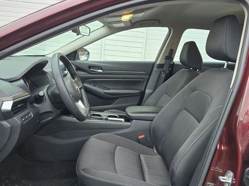 Used 2024 Nissan Altima 2.5 SV image 24