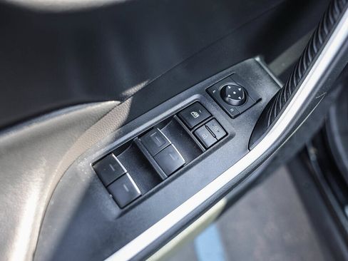 Certified 2022 Toyota RAV4 XLE w/ Convenience Package FWD image 13