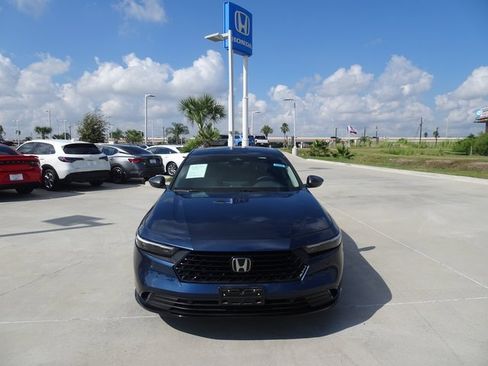 Certified 2024 Honda Accord EX-L image 2