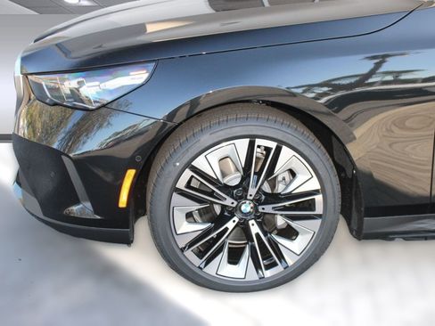 Used 2026 BMW 530i w/ Premium Package RWD image 13