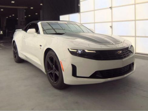 Used 2023 Chevrolet Camaro LT RWD image 4