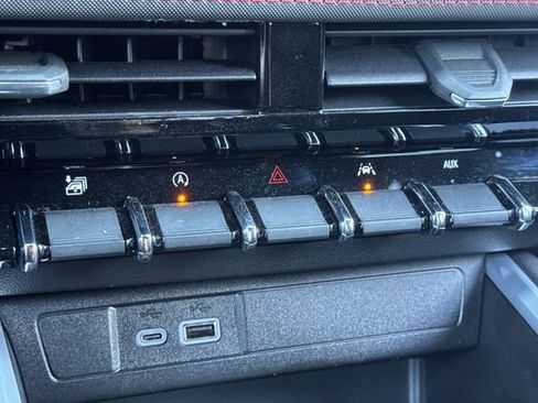 Used 2024 Chevrolet Colorado Z71 w/ Z71 Convenience Package 2 image 31