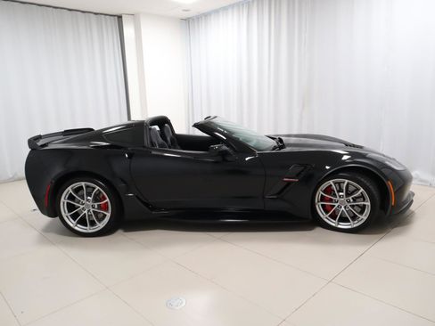 Used 2019 Chevrolet Corvette Grand Sport w/ Carbon Flash Badge Package image 6