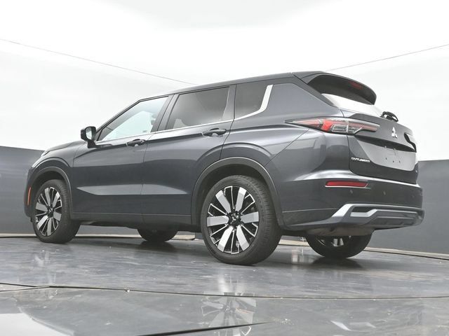 Used 2025 Mitsubishi Outlander SE FWD image 38