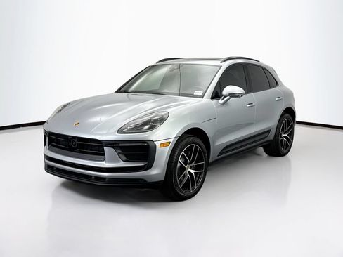 Used 2026 Porsche Macan AWD/4WD image 1