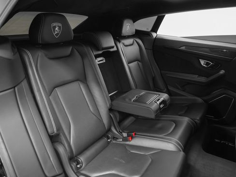 Used 2022 Lamborghini Urus AWD/4WD image 30