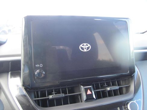 Used 2023 Toyota Corolla LE image 10