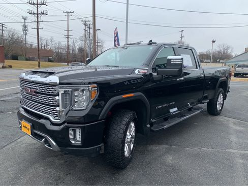 Used 2020 GMC Sierra 3500 Denali w/ Technology Package image 3