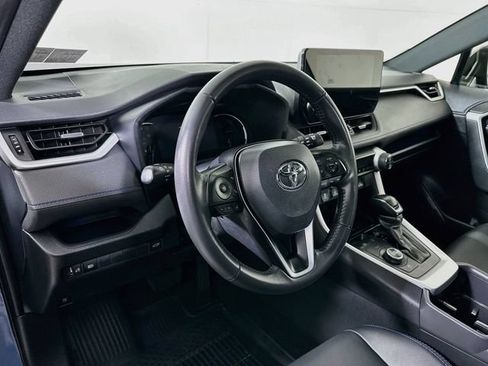 Used 2024 Toyota RAV4 XSE AWD/4WD image 11