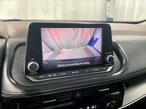 Used 2022 Nissan Rogue SV image 19