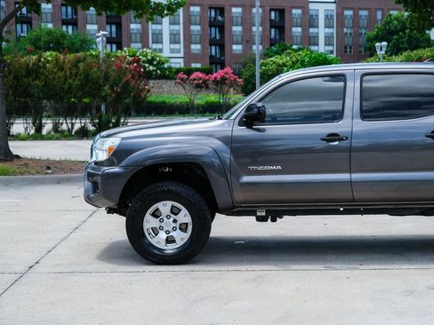 Used 2014 Toyota Tacoma 4x4 Double Cab w/ TRD Off-Road Package image 11