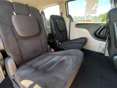 Used 2017 Dodge Grand Caravan SE w/ Power Window Group FWD image 12