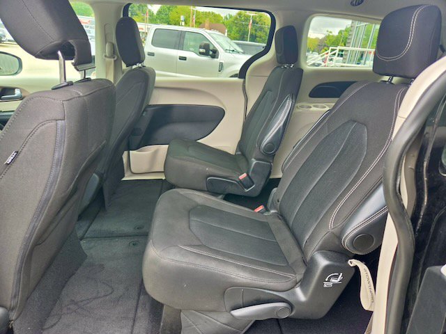 Used 2024 Chrysler Voyager LX FWD image 11