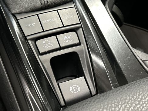 Used 2025 Toyota Camry LE FWD image 35