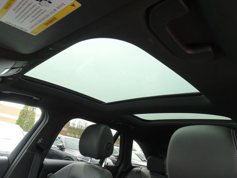 Used 2021 Mercedes-Benz GLC 300 4MATIC image 10