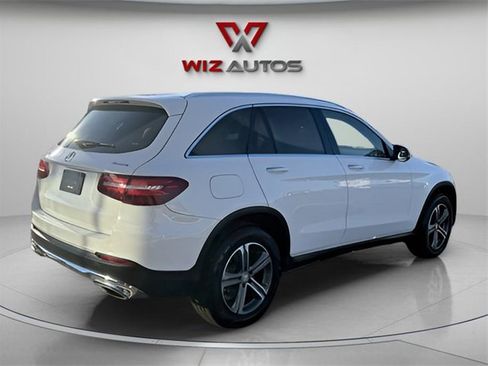 Used 2017 Mercedes-Benz GLC 300 4MATIC image 3