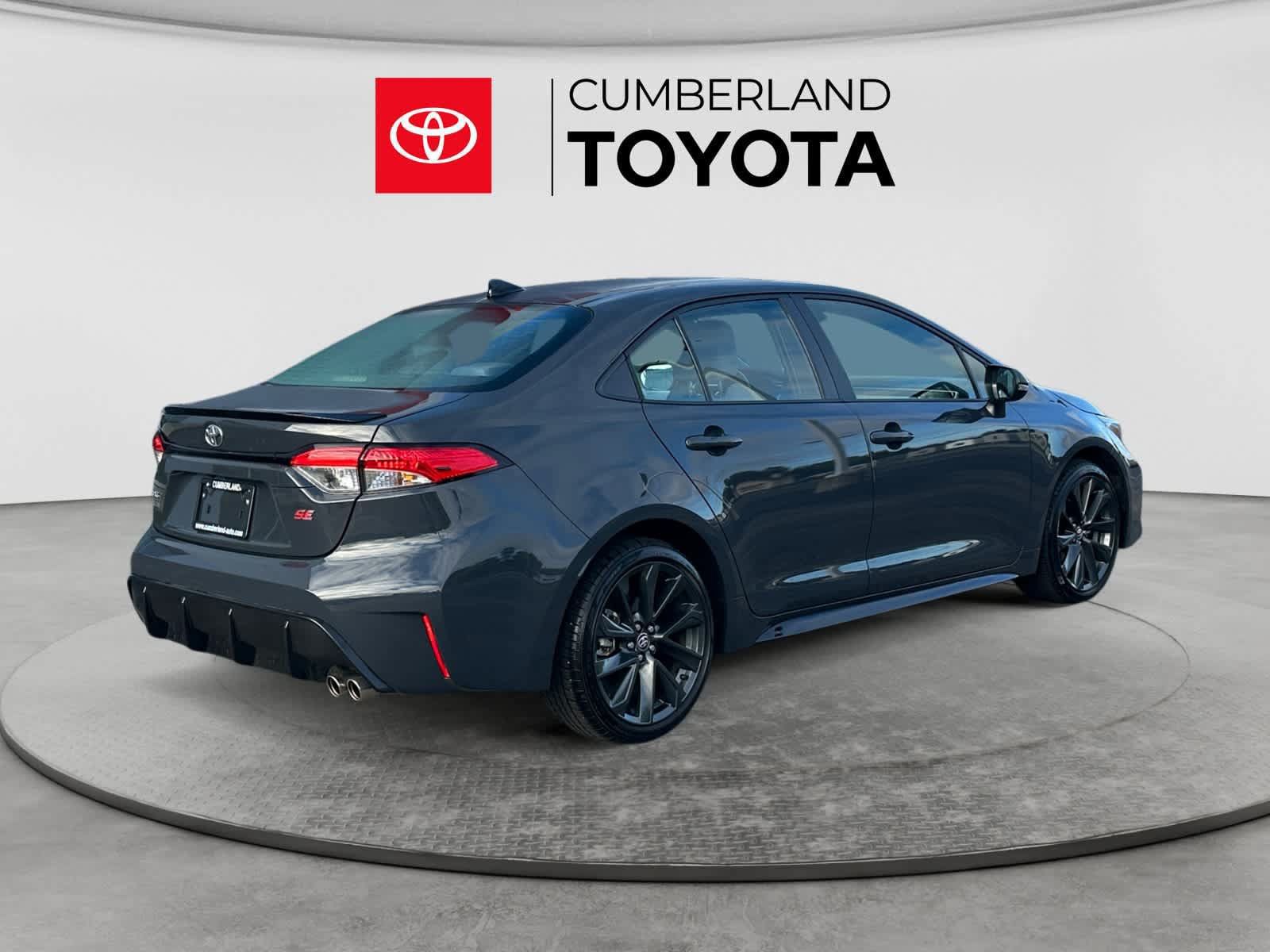 Used 2025 Toyota Corolla SE w/ Convenience Package FWD image 5